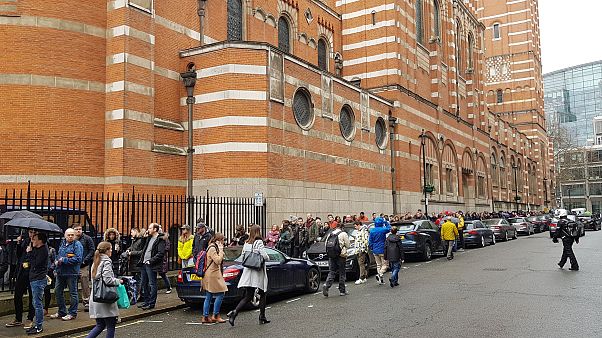 Szavazásra váró magyarok Londonban 2018. április 8-án Szavazásra váró magyarok Londonban 2018. április 8-án