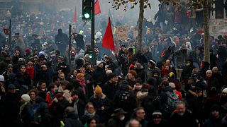    دومین روز اعتصاب سراسری در فرانسه؛ معترضان که هستند و چه می‌خواهند؟  