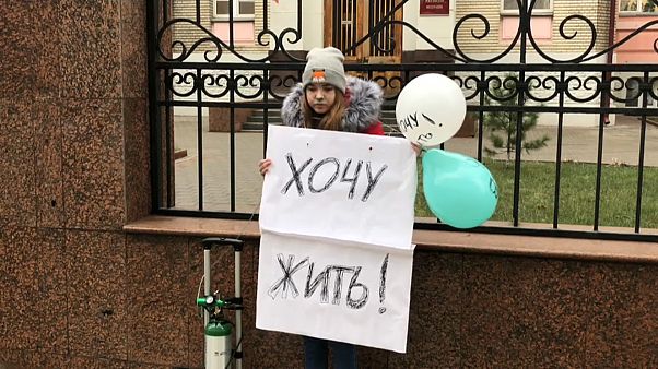 Дожить до Нового года: импортозамещение лекарств угрожает больным Дожить до Нового года: импортозамещение лекарств угрожает больным