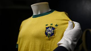 قميص اللاعب البرازيلي أبي بيله