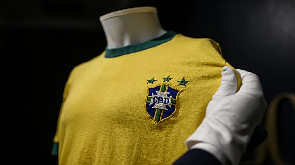 قميص اللاعب البرازيلي أبي بيله قميص اللاعب البرازيلي أبي بيله