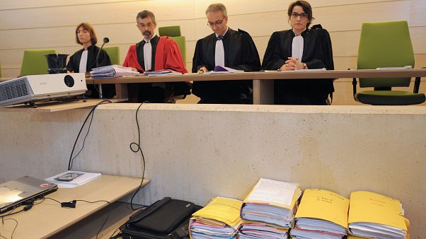 Paris istinaf mahkemesi Suriye’ye giden 2 IŞİD üyesine verilen mahkumiyeti düşürdü Paris istinaf mahkemesi Suriye’ye giden 2 IŞİD üyesine verilen mahkumiyeti düşürdü