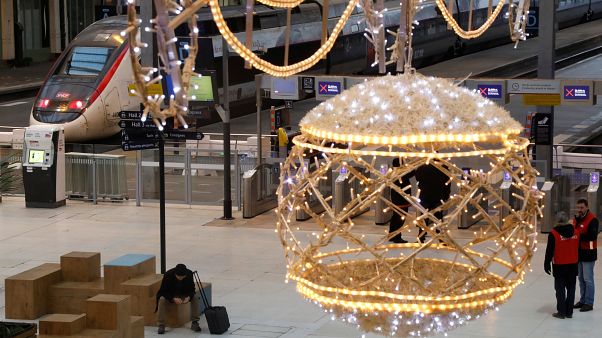 Los paros en Francia se prolongarán hasta el próximo martes Los paros en Francia se prolongarán hasta el próximo martes