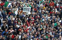 مظاهرات الجمعة الأخيرة قبل الإنتخابات الرئاسية التي يرفضها المحتجون في الجزائر