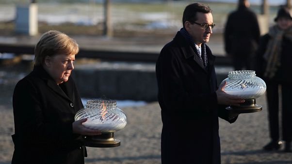 Almanya Başbakanı Angela Merkel Auschwitz'i ilk kez ziyaret etti: Derin bir utanç duyuyorum Almanya Başbakanı Angela Merkel Auschwitz'i ilk kez ziyaret etti: Derin bir utanç duyuyorum