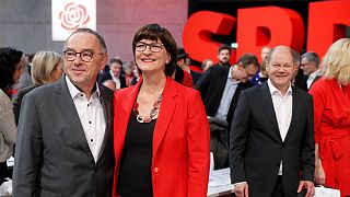 حزب سوسیال دموکرات آلمان ائتلاف خود با دولت آنگلا مرکل را حفظ خواهد کرد