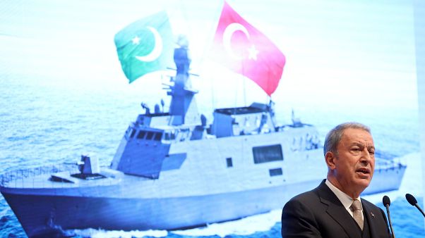 Milli Savunma Bakanı Hulusi Akar: Türkiye, NATO zirvesinde terörle mücadelede yalnız bırakıldı Milli Savunma Bakanı Hulusi Akar: Türkiye, NATO zirvesinde terörle mücadelede yalnız bırakıldı