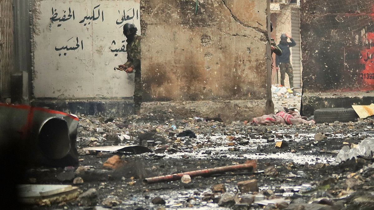 مردان مسلح نقاب‌پوش دست‌کم ۲۳ معترض را در بغداد کشتند