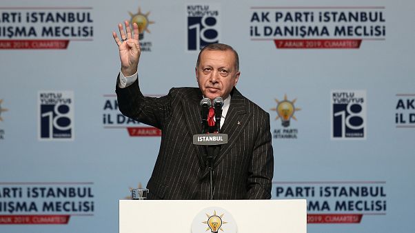 Cumhurbaşkanı Erdoğan, Haliç Kongre Merkezi’nde AK Parti İstanbul Genişletilmiş İl Danışma Meclisi Toplantısı’na katıldı. ( Arif Hüdaverdi Yaman - Anadolu Ajansı ) Cumhurbaşkanı Erdoğan, Haliç Kongre Merkezi’nde AK Parti İstanbul Genişletilmiş İl Danışma Meclisi Toplantısı’na katıldı. ( Arif Hüdaverdi Yaman - Anadolu Ajansı )