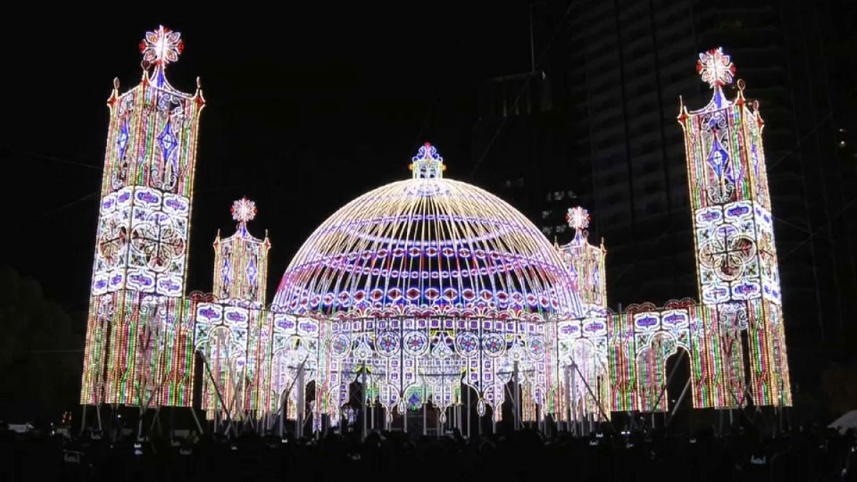 ژاپن در «جشنواره روشنایی» یاد قربانیان زلزله ۲۴ سال قبل را گرامی داشت