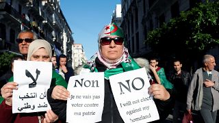 متظاهرون في العاصمة الجزائر رافضون للمشاركة في الانتخابات - 2019/12/06