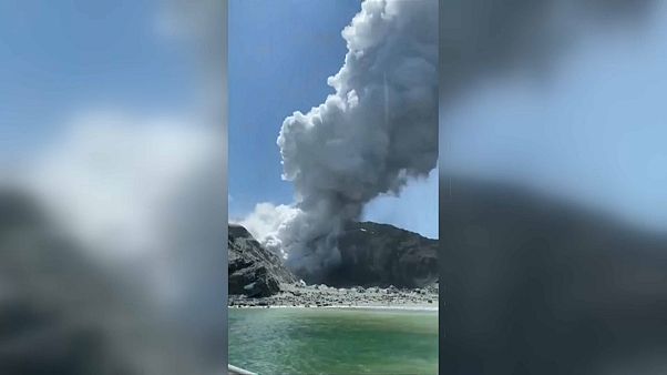 Vulkan auf Whakaari ausgebrochen: Mindestens 5 Tote Vulkan auf Whakaari ausgebrochen: Mindestens 5 Tote
