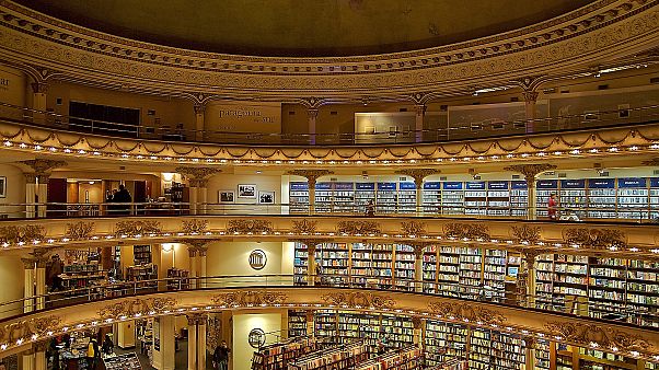 Az El Ateneo könyvesbolt belülről Az El Ateneo könyvesbolt belülről