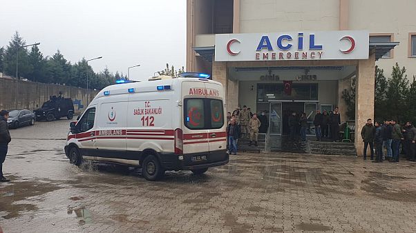 Şırnak'ın İdil ilçesinde el yapımı patlayıcının infilak etmesi sonucu 2 güvenlik görevlisi hayatını kaybetti Şırnak'ın İdil ilçesinde el yapımı patlayıcının infilak etmesi sonucu 2 güvenlik görevlisi hayatını kaybetti
