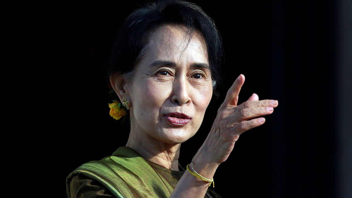 أونغ سان سو كي في لاهاي للدفاع عن ميانمار ضد اتهامات الإبادة الجماعية بحق مسلمي الروهينغا