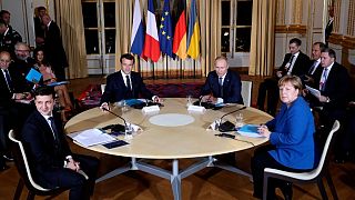 گفت‌وگوهای صلح؛ رهبران روسیه و اوکراین برای نخستین بار دور یک میز نشستند