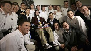 Az egykori Boston College csapatkapitány, Pete Frates középen