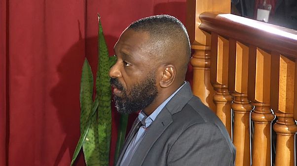 Filho de ex-presidente dos Santos em tribunal Filho de ex-presidente dos Santos em tribunal