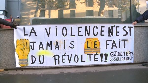 Gendarmes et gilets jaunes se font face au tribunal de Narbonne : un procès pour l'exemple ? Gendarmes et gilets jaunes se font face au tribunal de Narbonne : un procès pour l'exemple ?