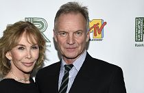 Sting e a mulher Trudie Styler à entrada para a celebração da Fundação "Rainforest"