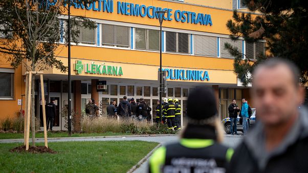 Τσεχία - Πυροβολισμοί σε νοσοκομείο: Έξι νεκροί - Αυτοκτόνησε ο δράστης Τσεχία - Πυροβολισμοί σε νοσοκομείο: Έξι νεκροί - Αυτοκτόνησε ο δράστης