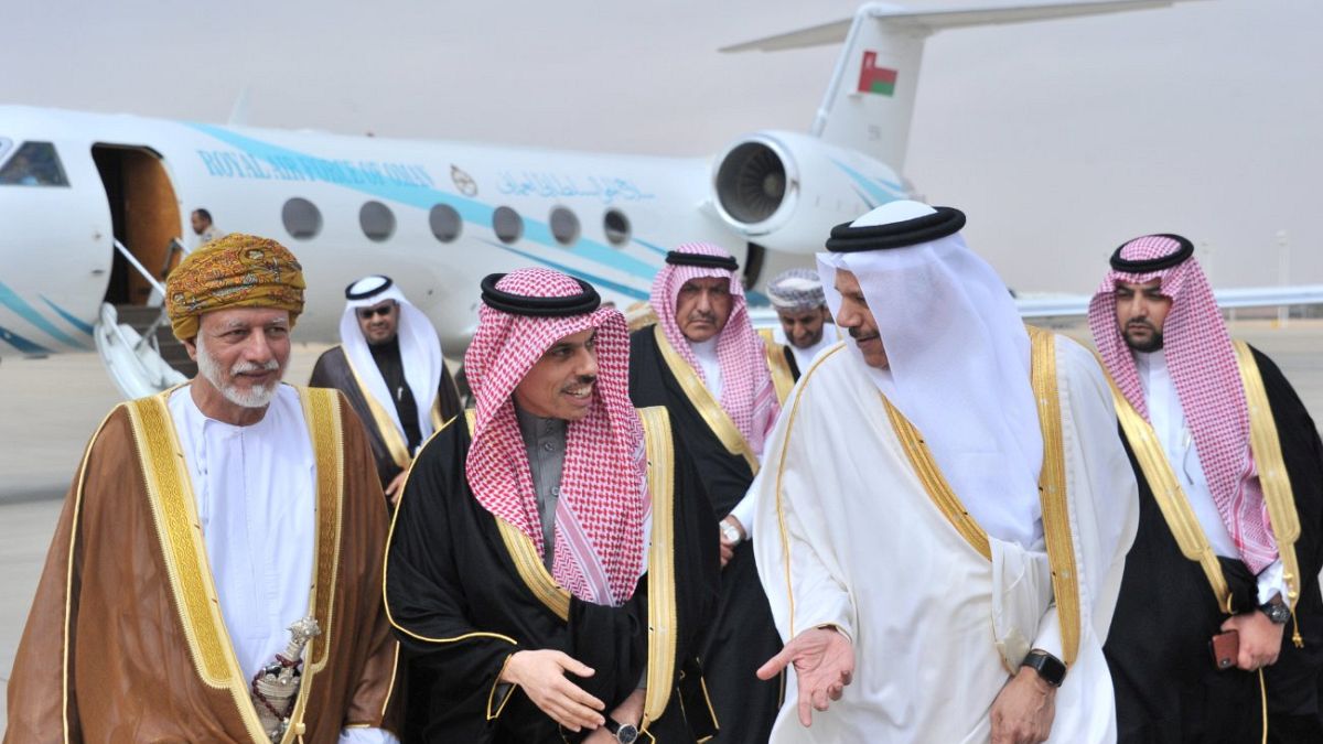 هل تفتح قمة الخليج في الرياض باب الحل مع الدوحة؟