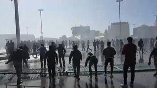 UE admite sancionar Irão por causa de repressão policial