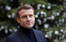 ماكرون يدعو إلى إطلاق سراح المواطنيْن الفرنسييْن المحتجزيْن في إيران