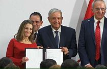 توقيع اتفاق التبادل الحر بين الولايات المتحدة وكندا والمكسيك بعد مراجعته