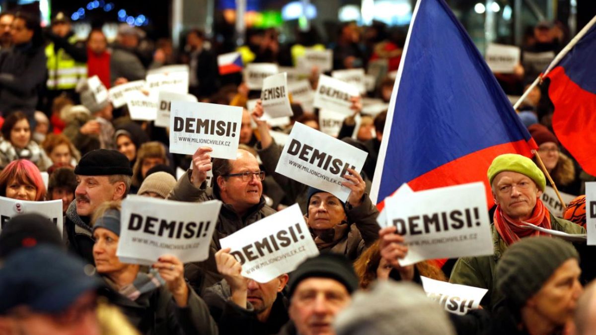 Prag: Zehntausende protestieren gegen Ministerpräsident Babis