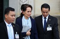 زعيمة ميانمار أونج سان سو كي في محكمة العدل الدولية بمدينة لاهاي الهولندية