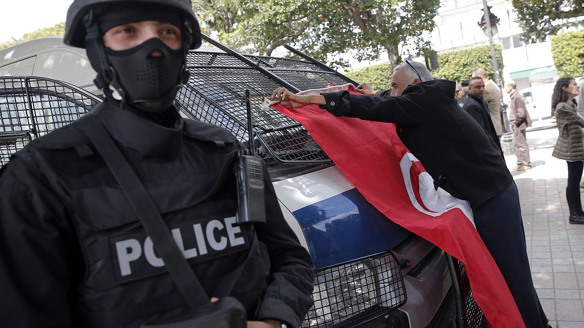 منظمة: تدابير الرقابة الأمنية بتونس في إطار مكافحة الإرهاب "تسلب الحريات"