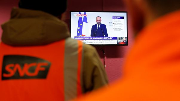 Франция: "Рождественское перемирие" под угрозой Франция: "Рождественское перемирие" под угрозой