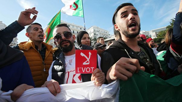 Cezayir’de 20 yıl aradan sonra Buteflika’sız ilk seçim Cezayir’de 20 yıl aradan sonra Buteflika’sız ilk seçim