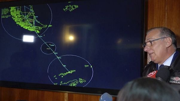 Encontrados destroços do avião chileno desaparecido Encontrados destroços do avião chileno desaparecido