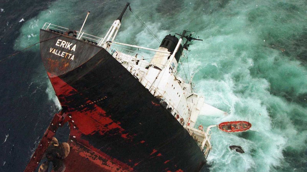 Le pétrolier Erika faisait naufrage il y a 20 ans au large des côtes françaises