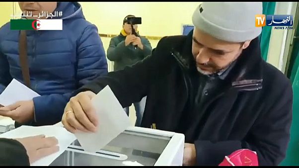 Eleições ou "farsa eleitoral" na Argélia? Eleições ou "farsa eleitoral" na Argélia?
