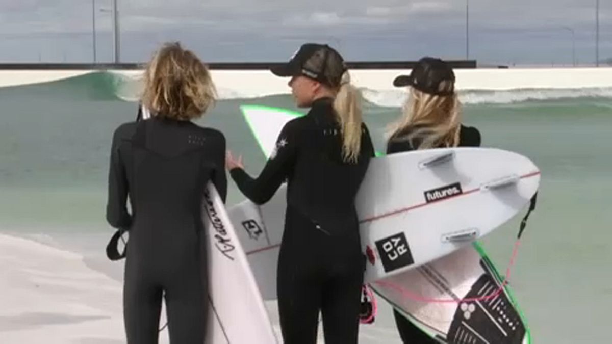 Műhullámok segítik a szörfösöket