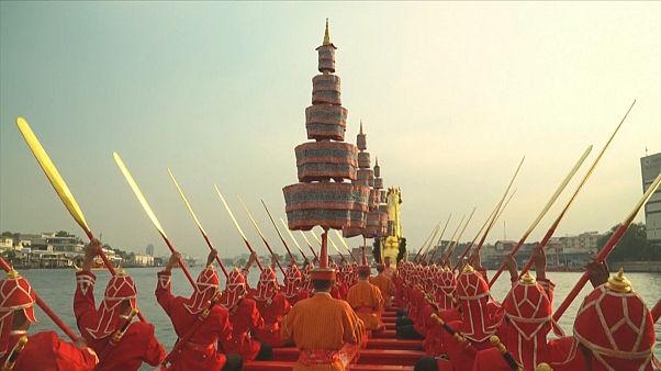 Hajós királyi ceremónia a thai fővárosban Hajós királyi ceremónia a thai fővárosban