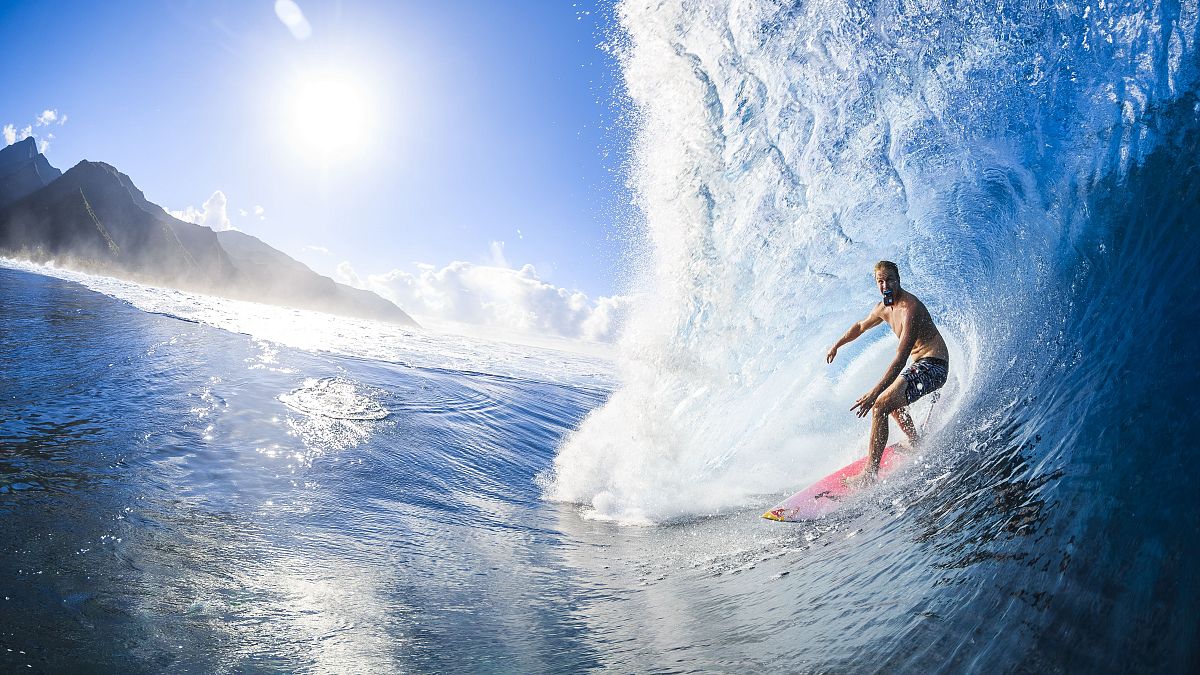 Distanze olimpiche: le gare di surf di Parigi 2024 si terranno a... Tahiti!