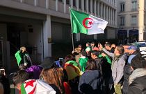 شاهد: مظاهرة أمام القنصلية الجزائرية في ليون احتجاجا على الانتخابات الرئاسية