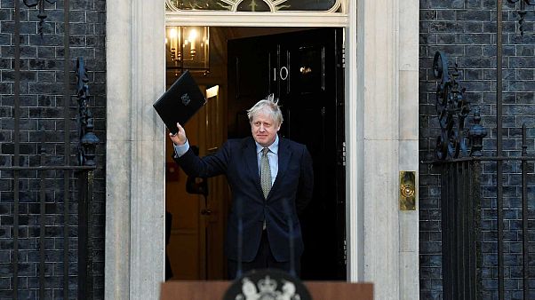 Boris Johnson devant le 10 Downing street, à Londres le 13 décembre 2019. Boris Johnson devant le 10 Downing street, à Londres le 13 décembre 2019.