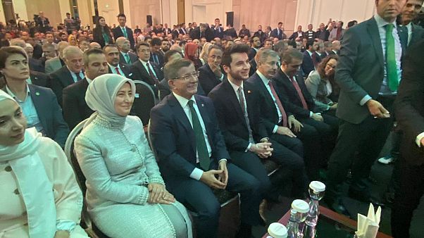 Ahmet Davutoğlu Gelecek Partisi'ni tanıttı Ahmet Davutoğlu Gelecek Partisi'ni tanıttı