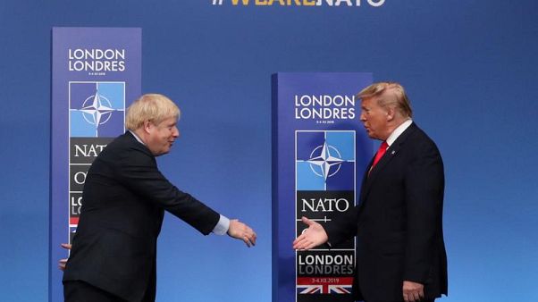 Трамп поздравил Джонсона, сказав, что теперь страны смогут заключить "выгодную торговую сделку" Трамп поздравил Джонсона, сказав, что теперь страны смогут заключить "выгодную торговую сделку"