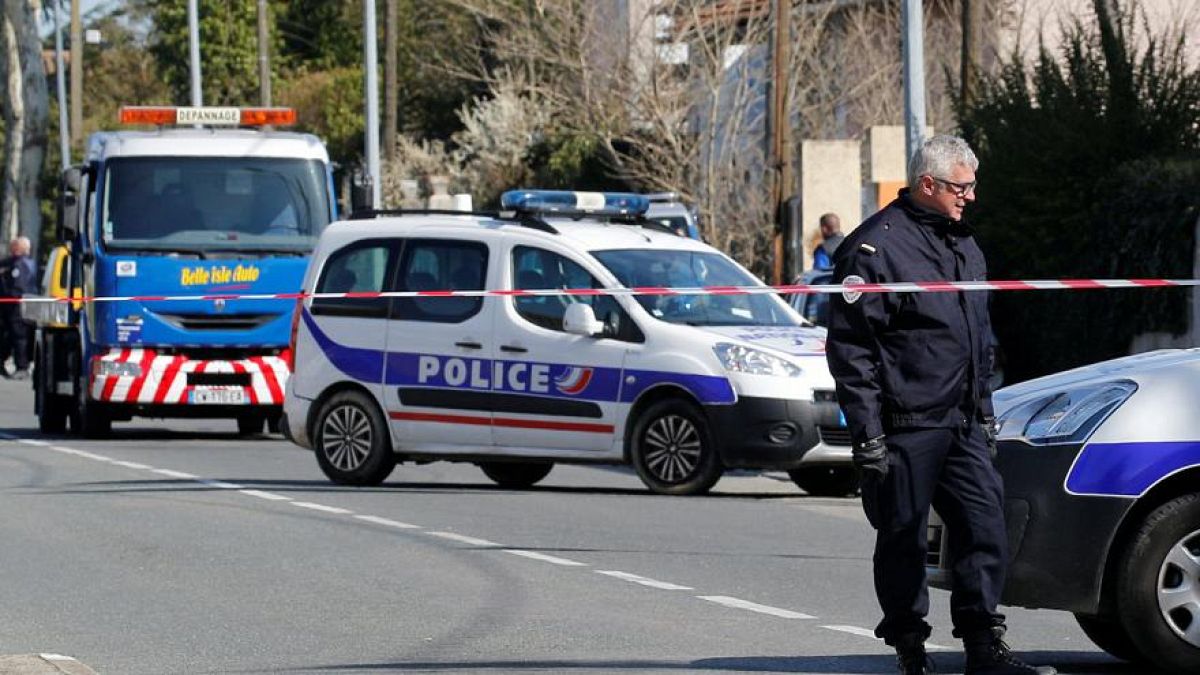 الشرطة الفرنسية: "تحييد" شخص هدد رجال الشرطة بالسلاح الأبيض في باريس