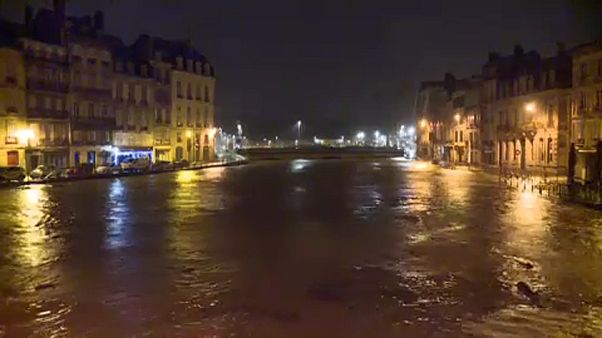 Újabb ítéletidő csapott le a francia partokra Újabb ítéletidő csapott le a francia partokra