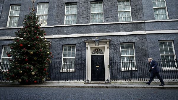 Boris recebido como um herói em Downing Street Boris recebido como um herói em Downing Street