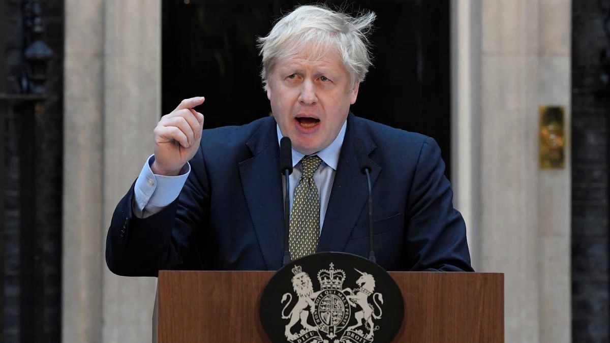 Boris Johnson devant le 10 Downing street, à Londres le 13 décembre 2019.