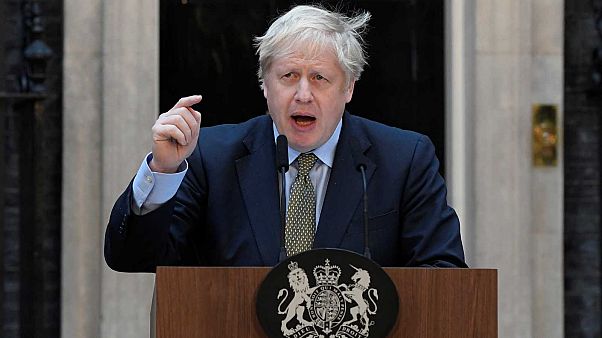 Boris Johnson devant le 10 Downing street, à Londres le 13 décembre 2019. Boris Johnson devant le 10 Downing street, à Londres le 13 décembre 2019.
