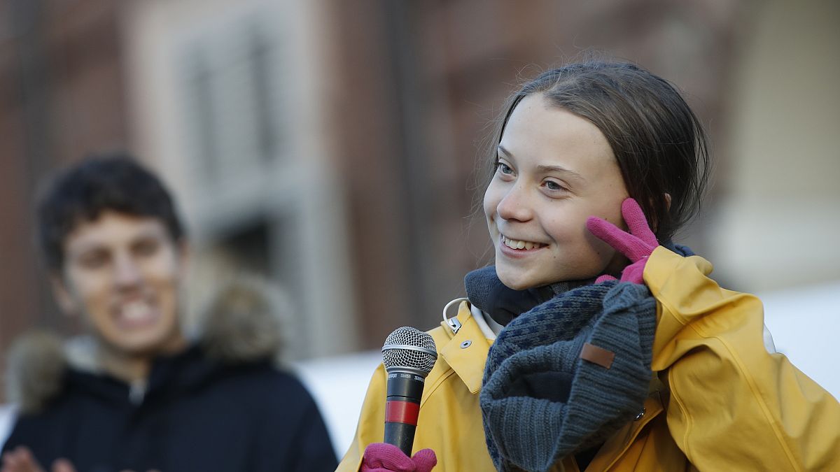 La activista sueca Greta Thunberg asiste a una marcha por el clima, en Turín, Italia, el viernes. 13 de diciembre de 2019